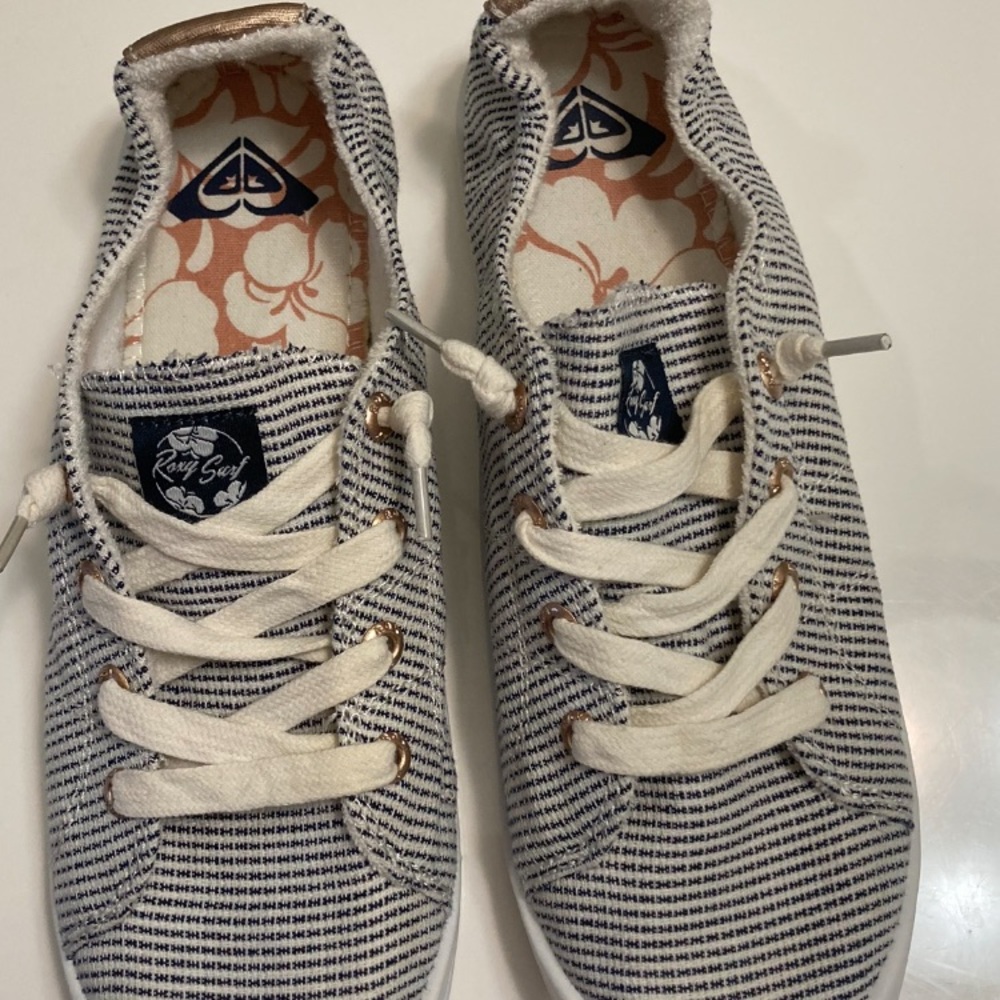 Roxy Striped Casual Sneakers
New W/o Tags - Picture 2 of 4